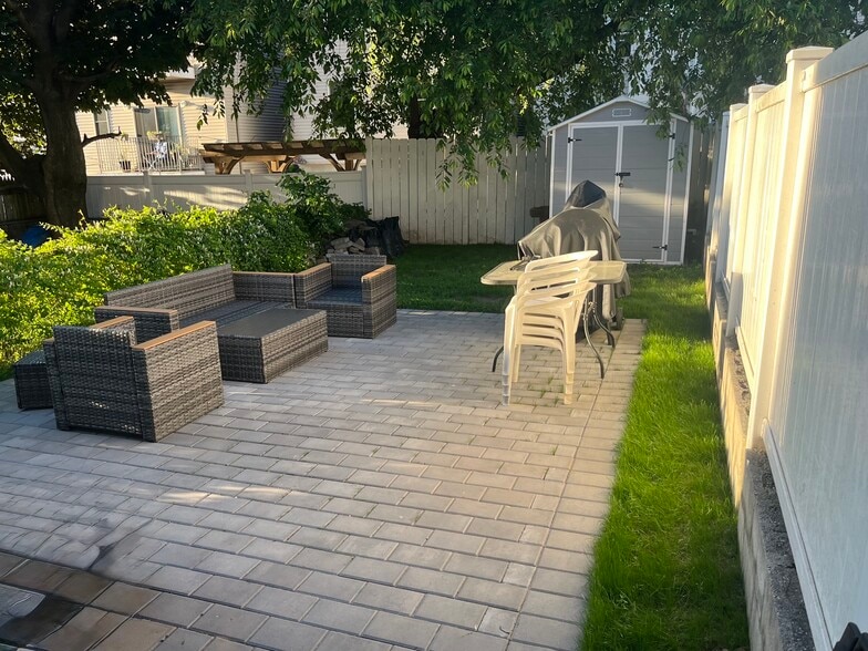 Building Photo - 128 Poplar St