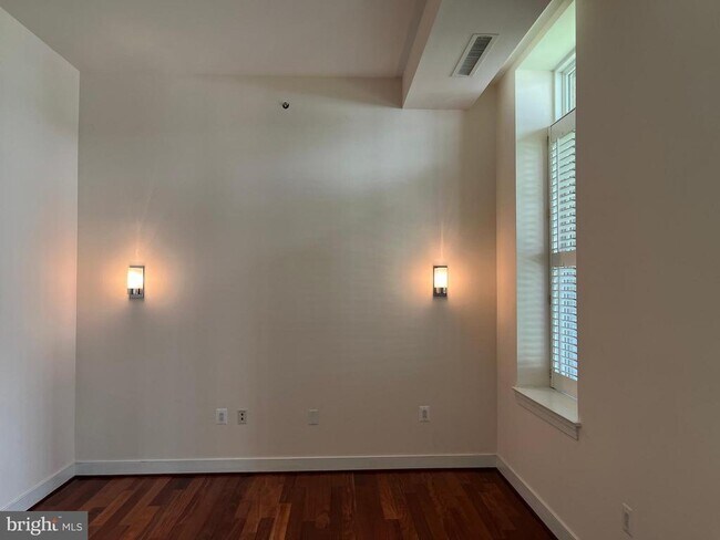 Building Photo - 2425 L St NW