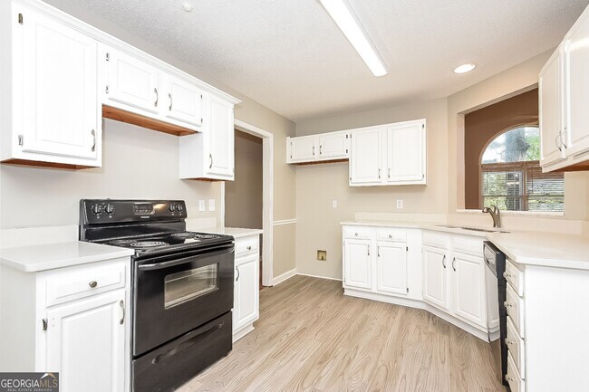 Building Photo - 19 Widgeon Way SW