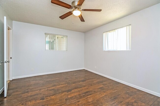 Building Photo - 555 W Rio Salado Pkwy