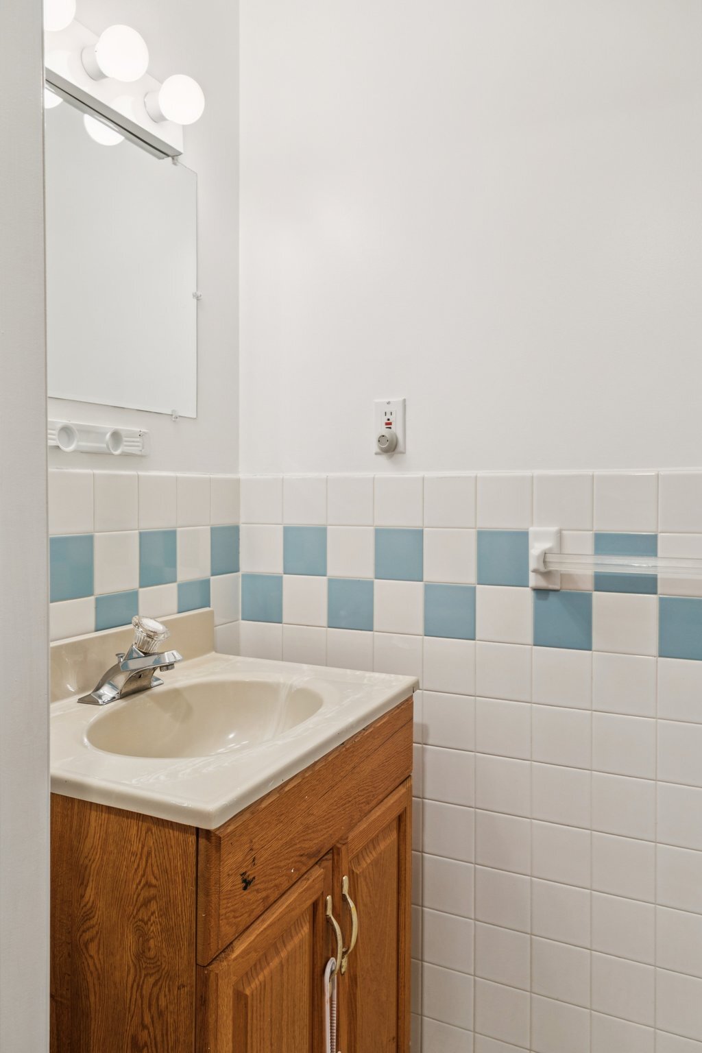 Building Photo - 3379 Frederick St