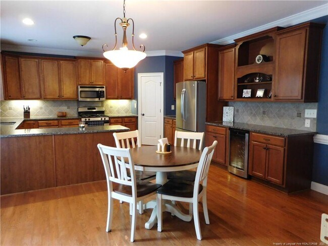 Building Photo - 100 Heather Brook Cir