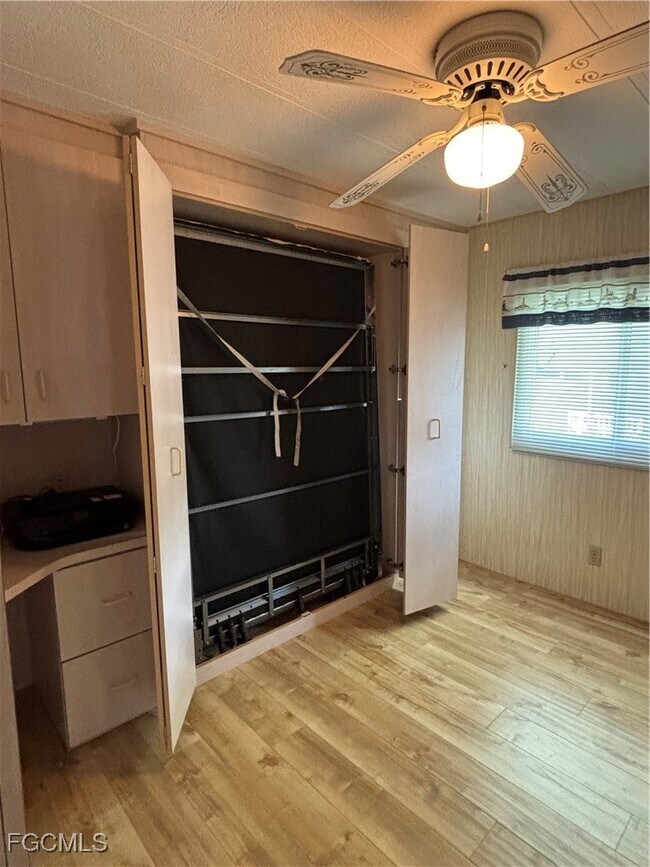 Building Photo - 207 Harvest Ln