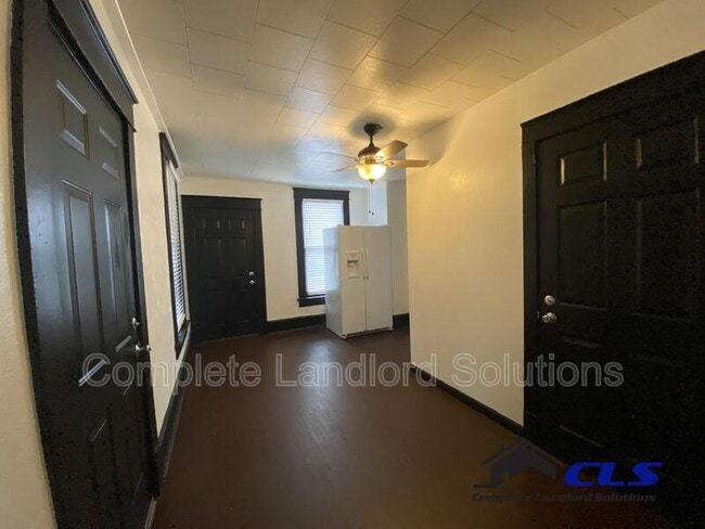 Building Photo - 2400 N 10th St