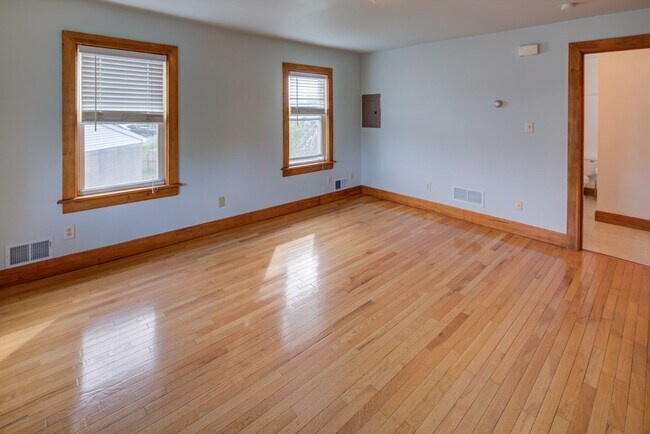 Building Photo - 1657 Elkton Rd