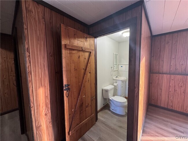 Building Photo - 8223 Lucchesi Dr