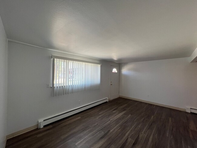 Building Photo - 2 Bedroom 1 Bathroom Westminster Condo