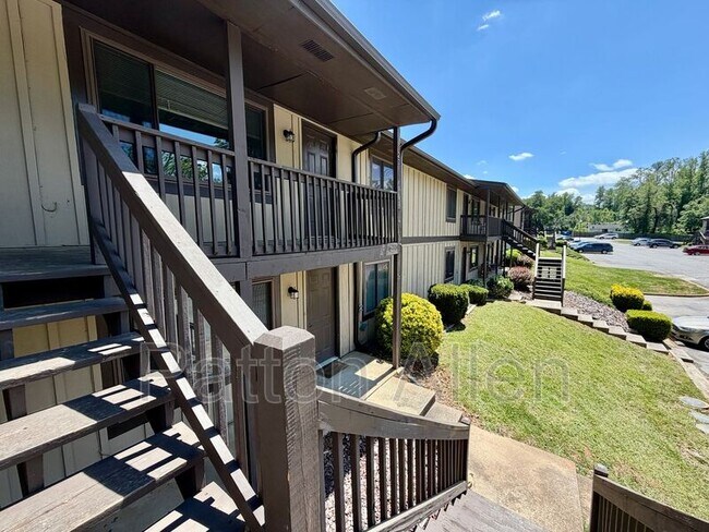 Building Photo - 20 Dawnwood Cir