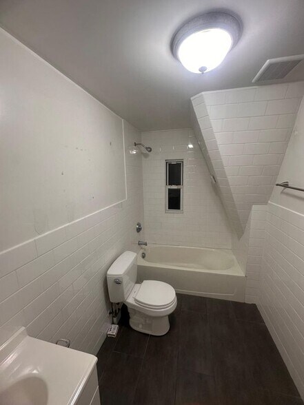 Building Photo - 60 S 12th St