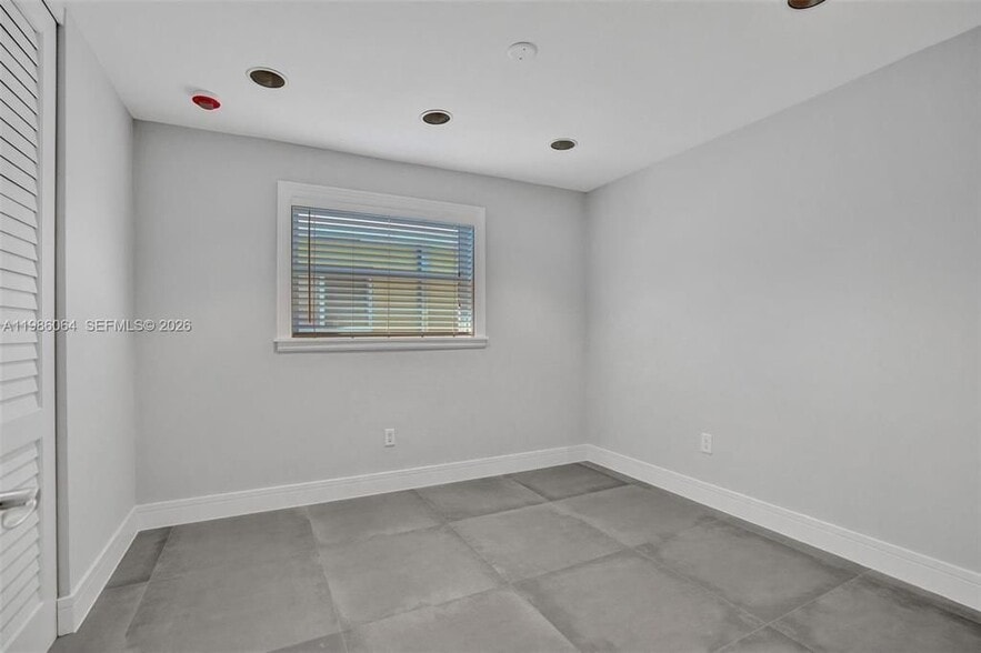 Building Photo - 902 Mandarin Isle