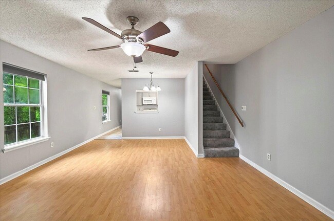 Building Photo - 3001 Oak Park Ct