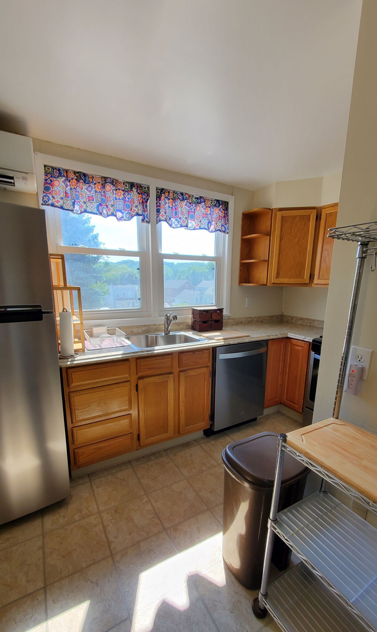 Kitchen - 11 Riverside Avenue