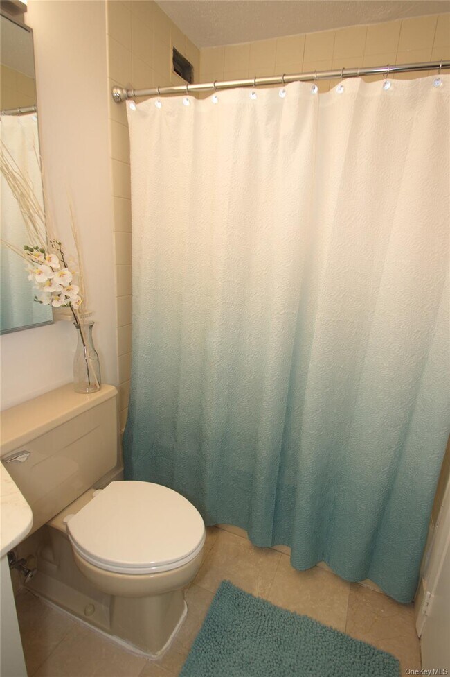 Building Photo - 14 Nosband Ave