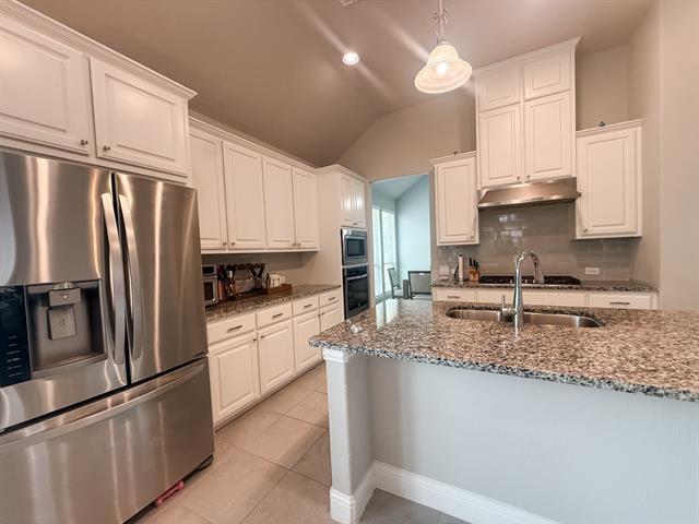 Building Photo - 4245 Brookstone Dr