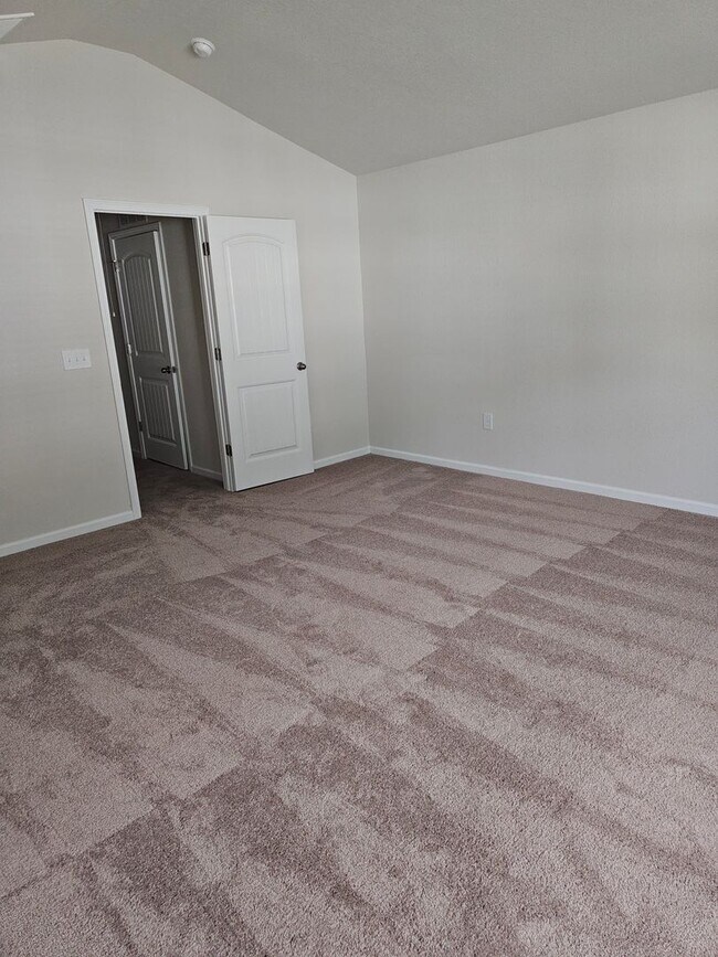 Building Photo - Brand New 3BR Home Minutes from the Airport