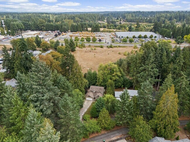 Building Photo - Spacious 3-Bed Home w/ AC, RV Parking & Hu...