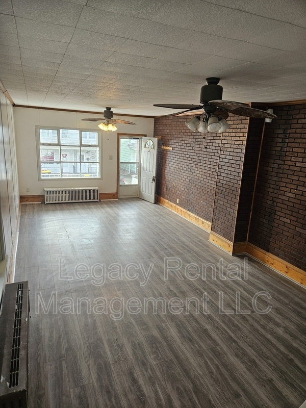 Building Photo - 203 Florida Ave