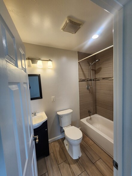 Building Photo - 4246 35th St