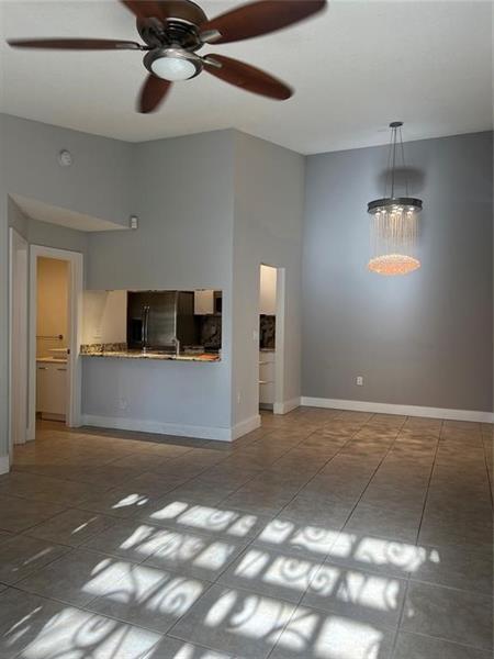 Building Photo - 2718 N Nob Hill Rd