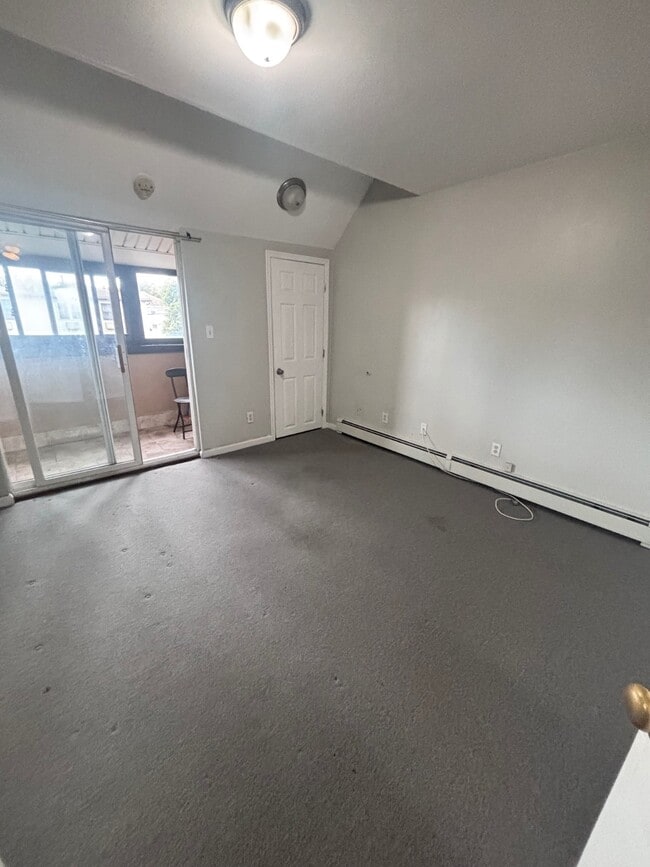 Building Photo - 173-17 Vaswani Ave