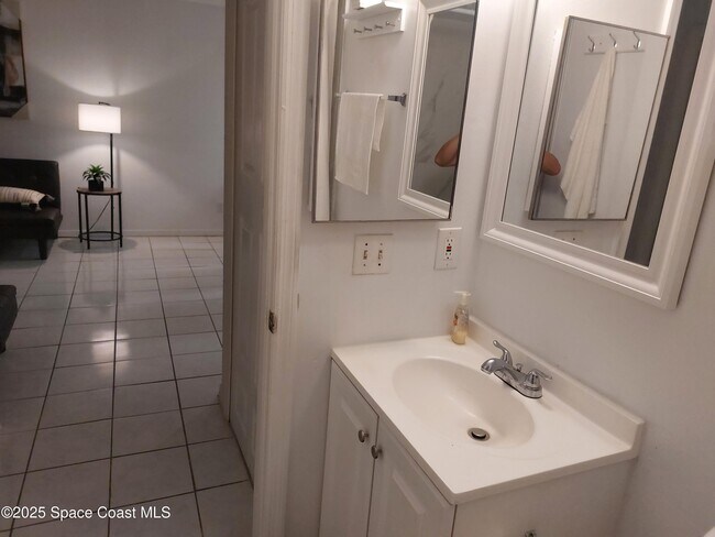 Building Photo - 2989 Sir Hamilton Cir