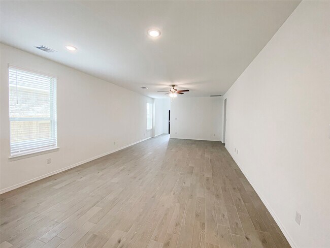 Building Photo - 5622 Tabula Rasa Dr