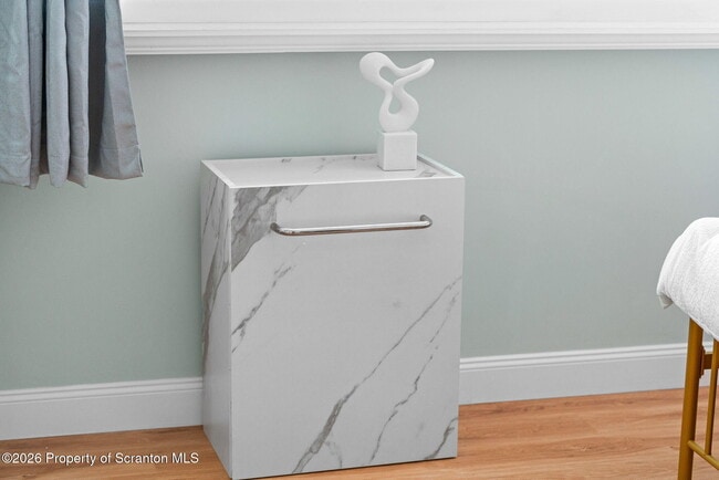 Building Photo - 220 Linden St