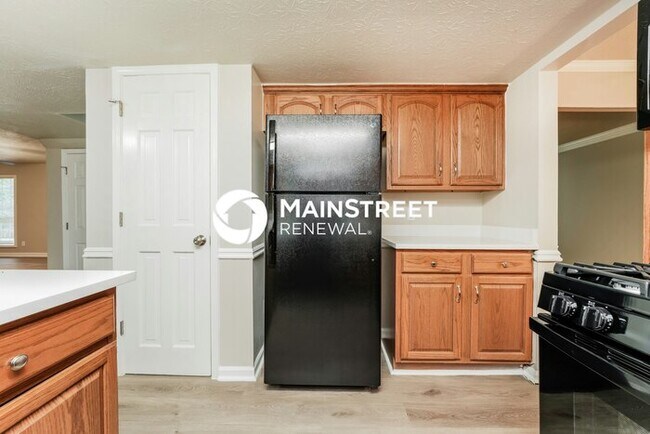 Building Photo - 4 Bedroom Pet-Friendly Home in Stockbridge, GA with Main Street Renewal