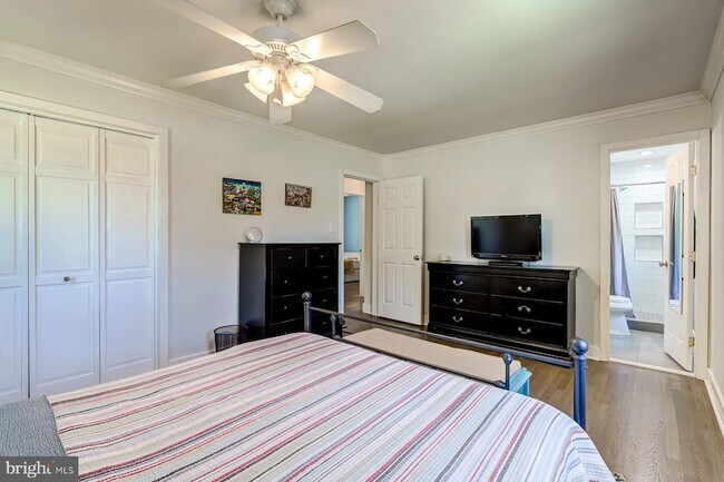 Building Photo - 7806 Jansen Dr