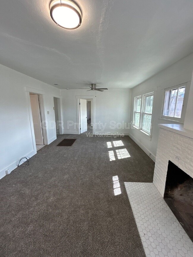 Building Photo - 116 Princeton Dr SE