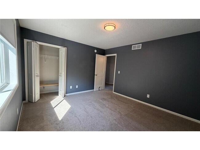 Building Photo - 5590 Upper 179th St W
