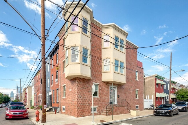 Building Photo - Four Bed Point Breeze Home