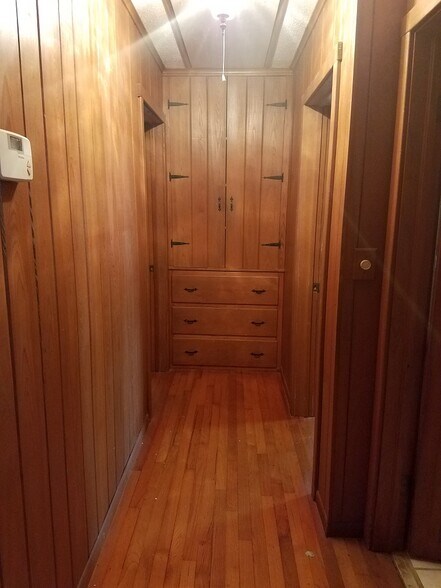 Building Photo - 2223 Webber St