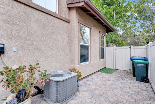 Building Photo - 285 Woodcrest Ln