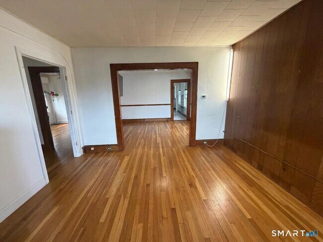 Building Photo - 115 Palm St