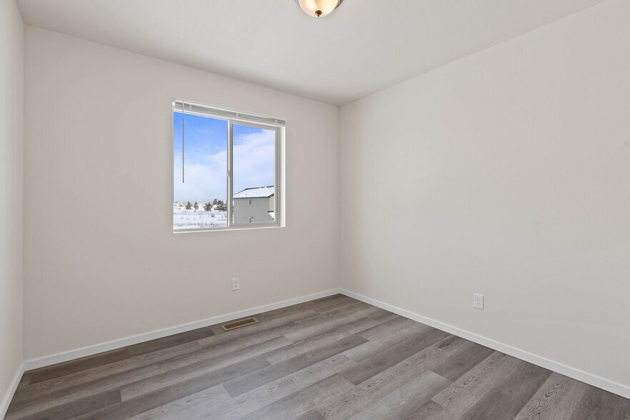 bedroom 3 - 9109 W Winona Rd