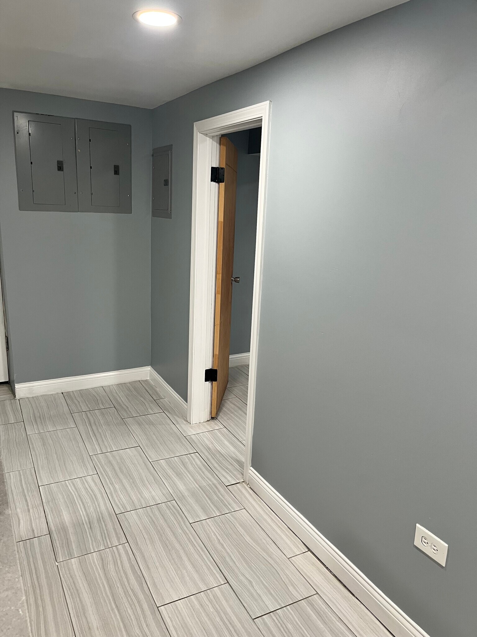 Building Photo - 6222 S Albany Ave