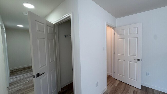 Building Photo - 28 Sequoia Dr