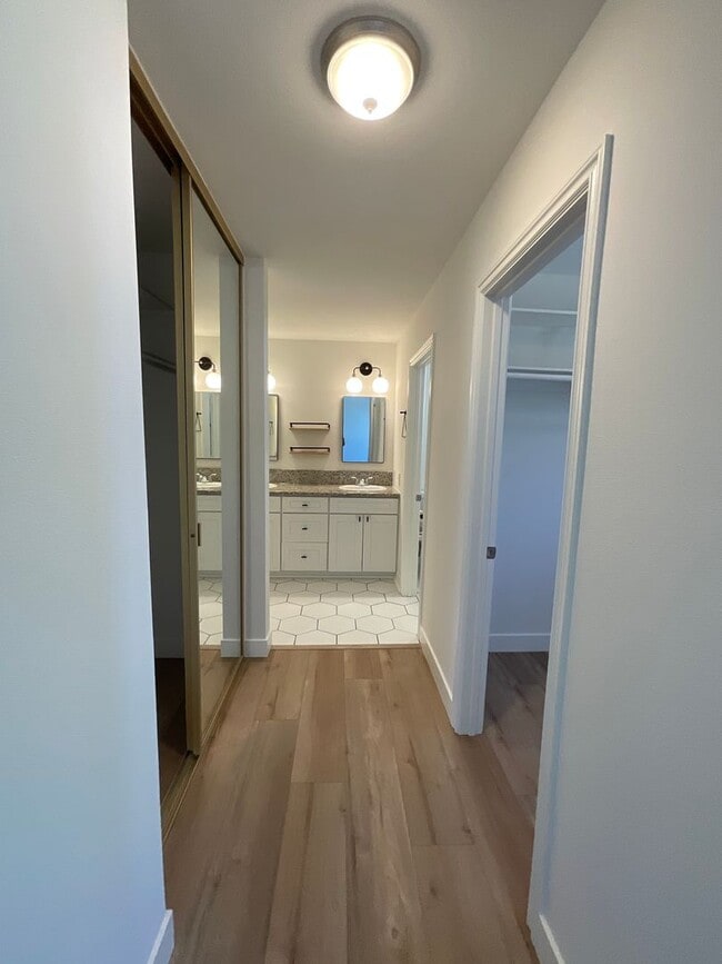 Building Photo - 4 Bedroom 3 Bath 2 Story Home With Family ...