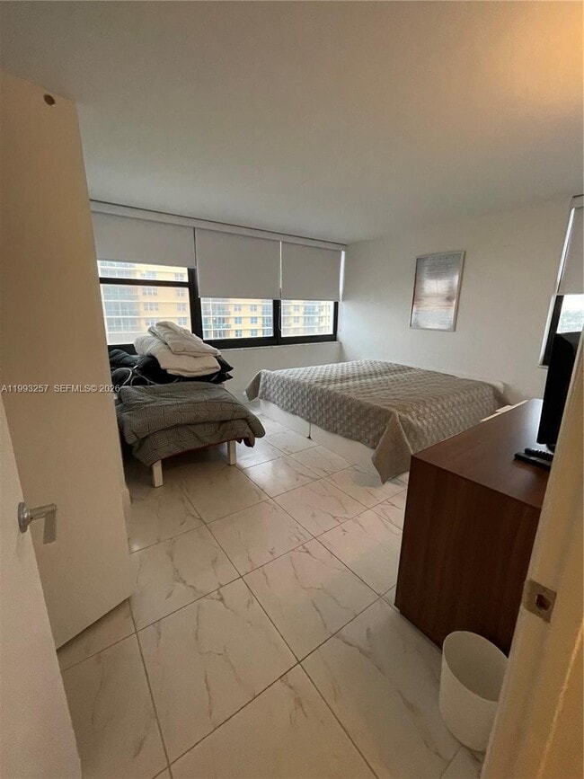 Building Photo - 2301 S Ocean Dr