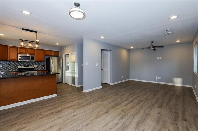 Building Photo - 1277 Goodwin Rd NE