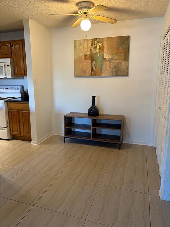 Building Photo - 5601 Rosebriar Way