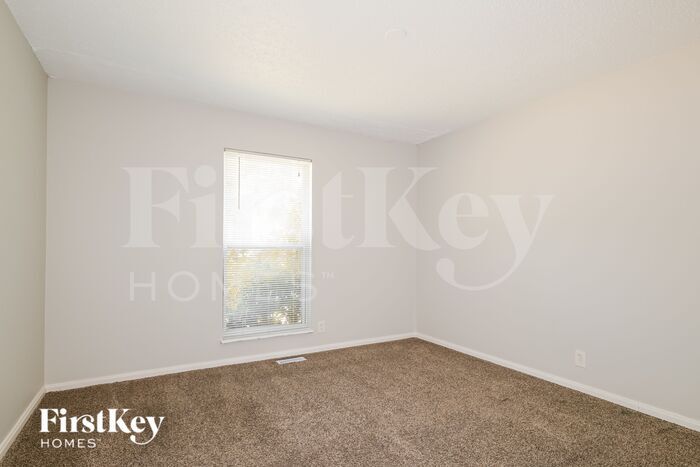 Building Photo - 2288 Kingsford Dr