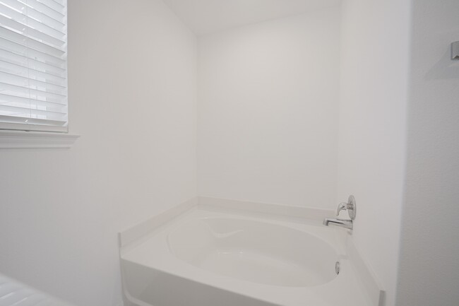 Building Photo - 10622 Cashew Run Ln