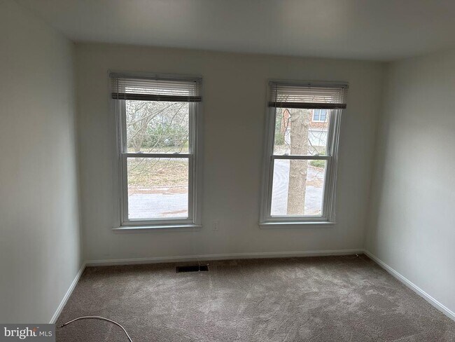 Building Photo - 11808 Bare Sky Ln