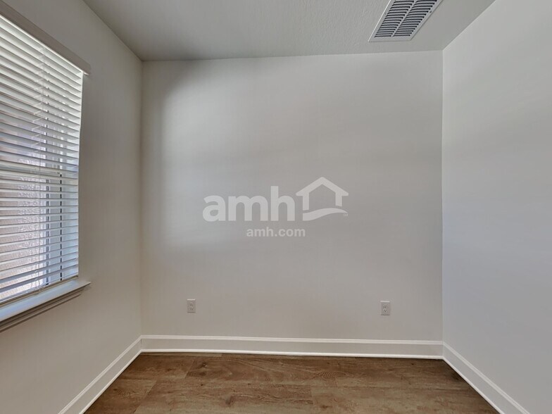 Building Photo - 37778 Dusty Saddle Ln