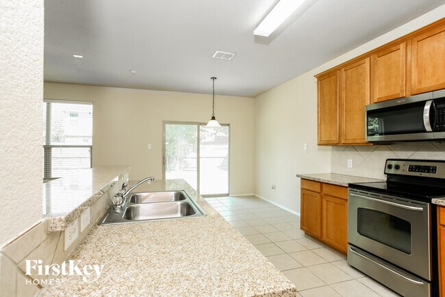 Building Photo - 2911 Thistlewood Dr