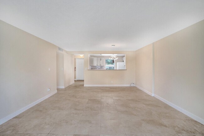 Building Photo - 301 SE 3rd St