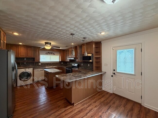 Building Photo - 28 Gillis Rd