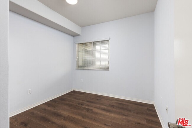 Building Photo - 1408 W Washington Blvd